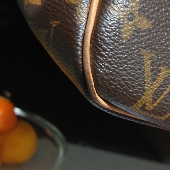 Louis Vuitton Battignolles Monogram Shoulder Bag - Picture 4 of 11